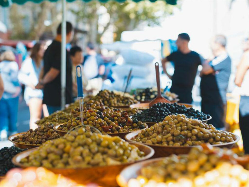 Marché-de-l'isle-sur-la-sorgue-en-provence