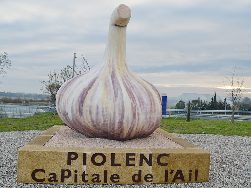 Statue d'ail des piolenc